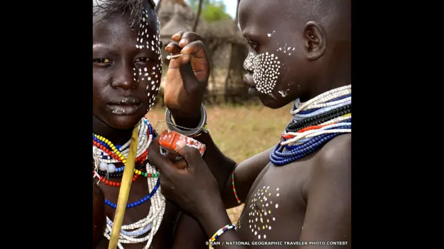 ट्राइबल मेक-अप आर्टिस्ट, एस राम