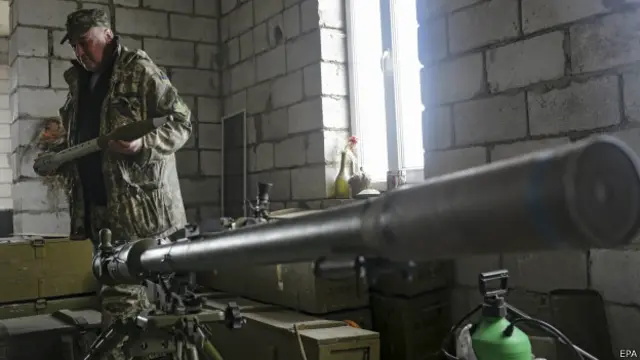 Пока лидеры стран встречаются в Киеве, на востоке продолжаются бои