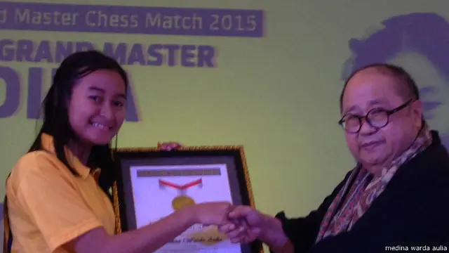 Pertandingan Indosat Grand Master Chess Match dengan 650 pecatur melawan Medina ini didaftarkan ke Museum Rekor Indonesia atau MURI. 