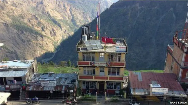 حالیہ زلزلے کے بعد متعدد پہاڑی دیہات مکمل طور پر تباہ ہو چکے ہیں