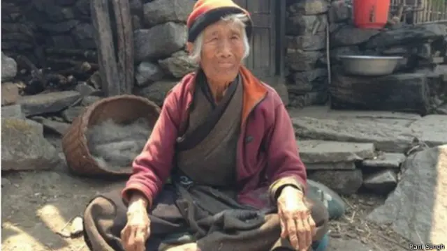 بیشتر تبتی باشندے کھٹمنڈو کے باہر چین تک پھیلے دور دراز پہاڑی دیہات میں رہتے ہیں