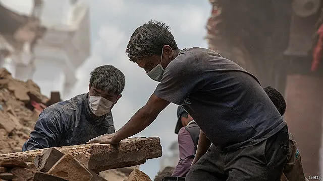 جرح أكثر من 6500 شخص جراء الزلزال، حسب المركز الوطني لعمليات الطوارئ.