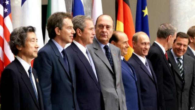 Участники саммита "Большой восьмерки" в Генуе (2001 год)
