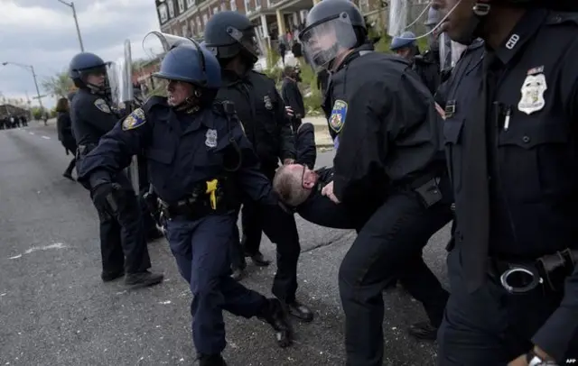 Más de 20 personas fueron detenidas.