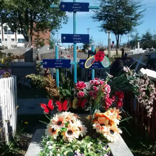 Setelah mengubur Aurora, Gallardo mengadopsi dan memakamkan tiga jenazah bayi lain, yaitu Manuel, Victor, dan Cristobal.