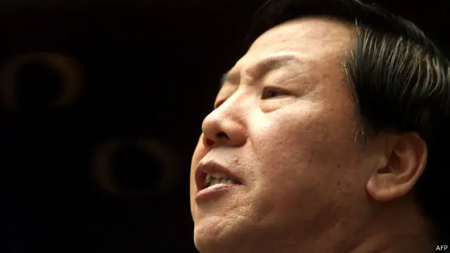 前中国人民银行行长及天津市长戴相龙(资料照片,2000年)