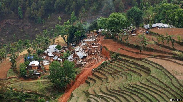 تعاني المناطق الريفية النائية القريبة من مركز الزلزال وضعا حرجا