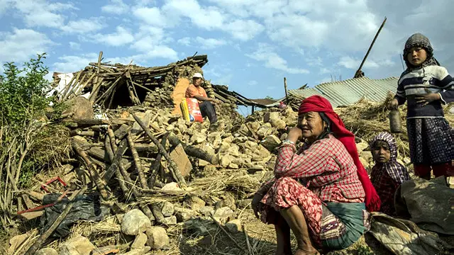 چارواکي وايي، د زلزلې د قربانیانو شمېر ۴۳۱۰ ته رسېدلی، خو د ټپیانو شمېر بیا تر ۸۰۰۰ هم اوښتی دی.