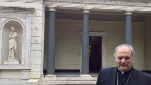 الأسقف ساندورو