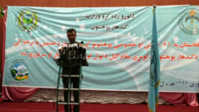 داسې هم پېښ شوي چې مور زوی ته ووایي که کولی شې او که نه، وړتیا یې لرې او که نه، خو زما طب خوښ دی او ته به خامخا ډاکټر کېږې.