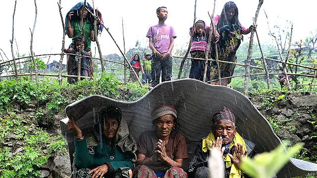 دور افتادہ علاقوں میں امداد پہنچانے میں مشکلات کا سامنا ہے