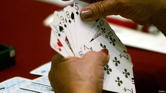 Por qué el bridge es el único juego de cartas considerado un deporte? - BBC  News Mundo