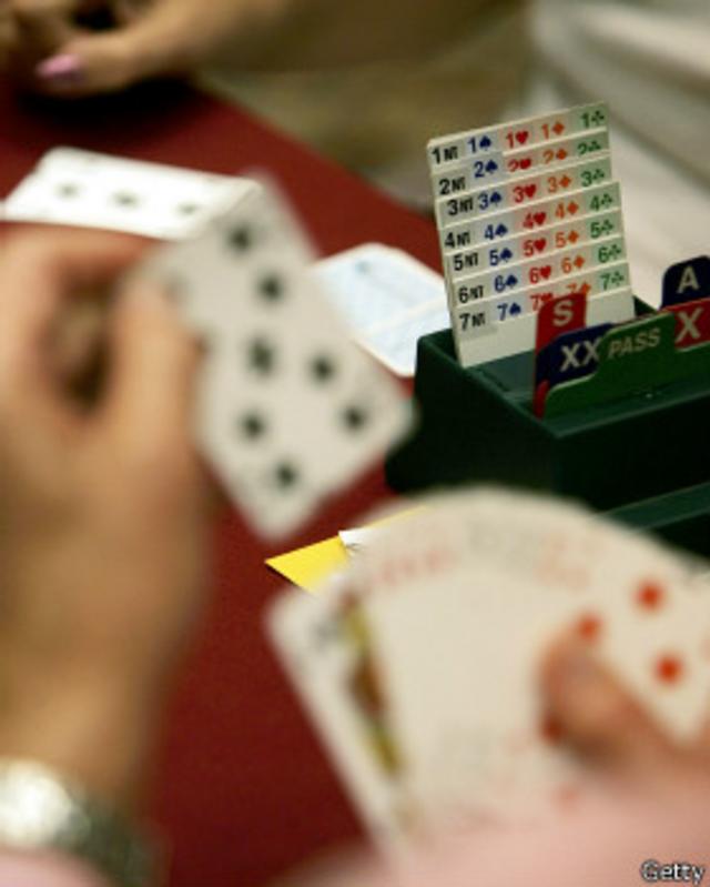 Por qué el bridge es el único juego de cartas considerado un deporte? - BBC  News Mundo