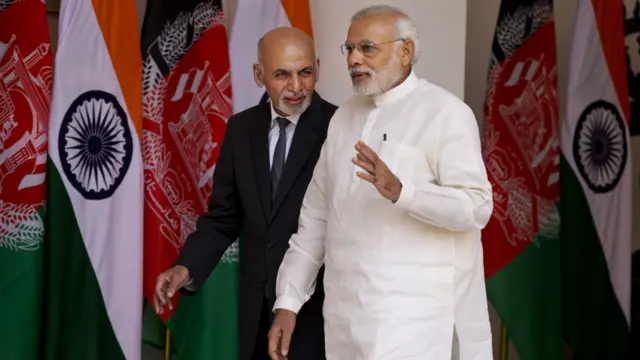 په دغه سفر کې به د ولسمشر غني او هندي مشرانو ترمنځ د اجنډا يوه مهمه موضوع د ايران د چابهار بندر له لارې د ټرانزېټ د درې اړخيزه تړون نهايي کول وي. د چابهار د بندر په اړه هندي چارواکو له وړاندې له ايران سره هوکړې ته رسېدلي دي.