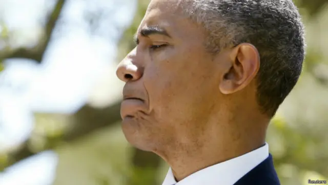 El presidente de EE.UU., Barack Obama, criticó a "un puñado de gente" por "la violencia y destrucción sin sentido". Pero acto seguido dijo que los disturbios estaban distrayendo la atención de las causas profundas de esta "crisis". Dijo desde la Casa Blanca que EE.UU. debe analizarse. "Esto ha estado ocurriendo durante mucho tiempo. No es algo nuevo". 