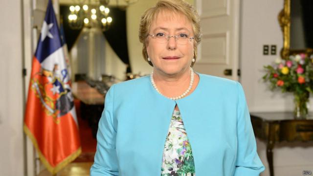 Bachelet hizo el anuncio en cadena nacional.