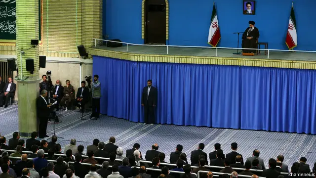 رهبر ایران گفته "اشیائی که جزو مصارف دولتی است مطلقا از خارج تهیه نشود"