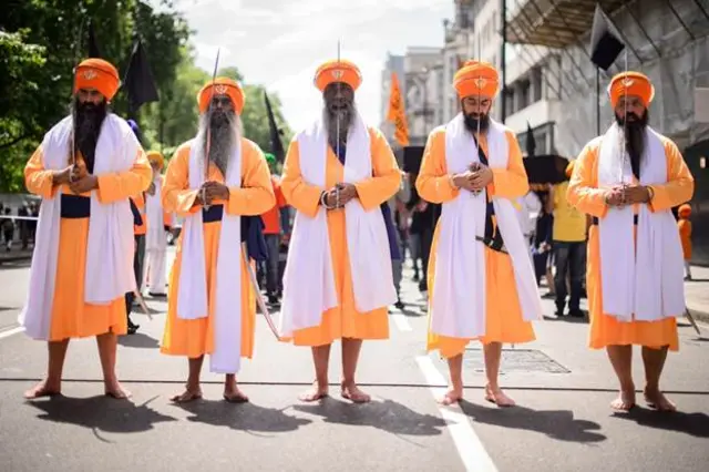 سیک‌ها در حال برگذاری مراسم سالگرد حمله به معبد طلایی امریستار