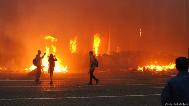 Горящий Дом профсоюзов в Одессе