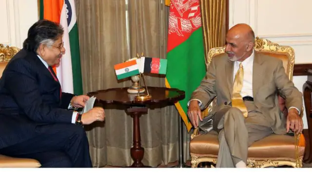  ولسمشر غني د هند د سفر په ترڅ کې، د افغانستان او هند ترمنځ د اقتصادي ډګر پر پراختیا ډېر ټینګار کوي. 