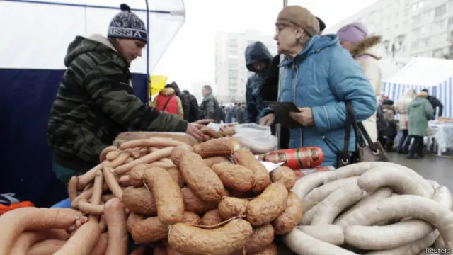 Заборона західних продуктів стимулює вітчизняне виробництво, кажуть російські чиновники