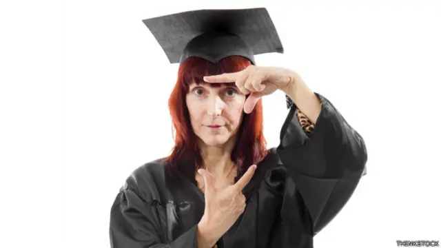 Una graduanda de edad madura