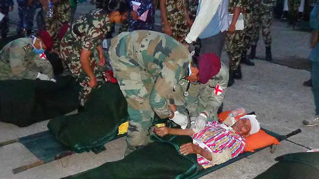 印度空军在尼泊尔救援