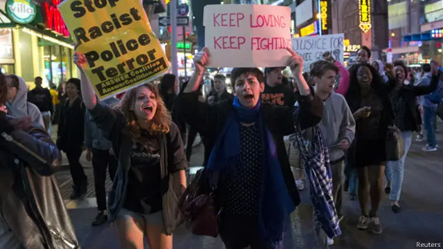 متظاهرون في نيويورك