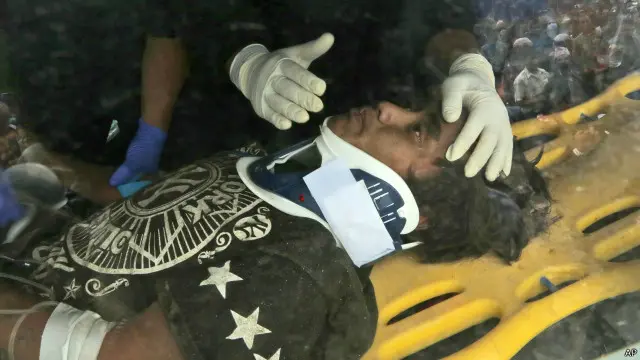 فحص الأطباء تامانغ ثم نقلوه إلى المستشفى.