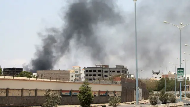 حدثت حالة من الفوضى بعدما زحف الحوثيون نحو الجنوب، واشتبكوا مع القوات الموالية للرئيس، عبد ربه منصور هادي، ومقاتلين من القبائل.