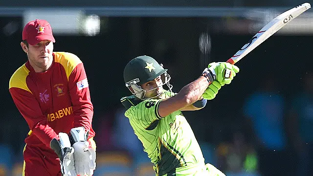 پاکستان کرکٹ بورڈ کو زمبابوے کے خلاف تمام تر میچز لاہور میں منعقد کرانے پر سخت تنقید کا بھی سامنا ہے 