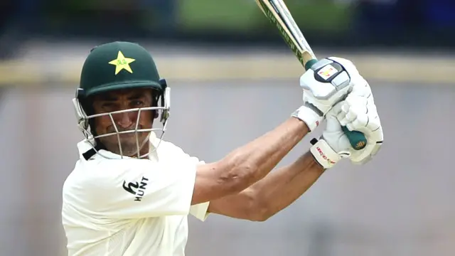 دائیں ہاتھ سے بیٹنگ کرنے والے یونس خان دنیا کے چند بیٹسمینوں میں سے ایک ہیں جنھوں نے ٹیسٹ کرکٹ میں ٹرپل سنچری سکور کی ہے