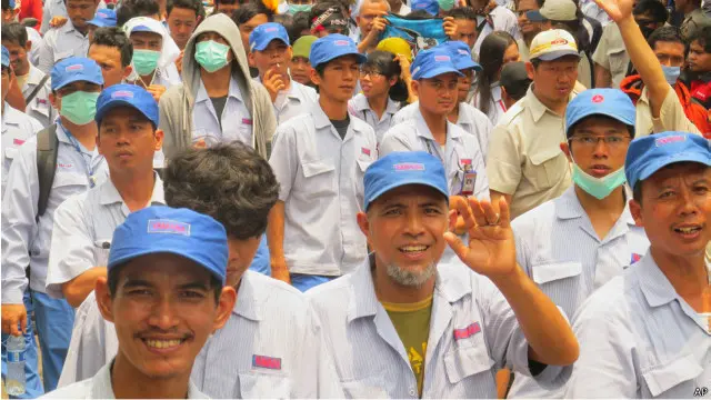 Pemerintah siapkan skema pengupahan baru, yang masih ditentang kalangan buruh. 