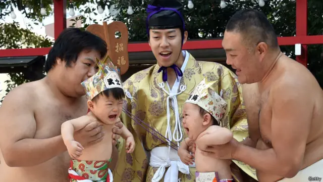 En Japón, el que primero llora, gana.