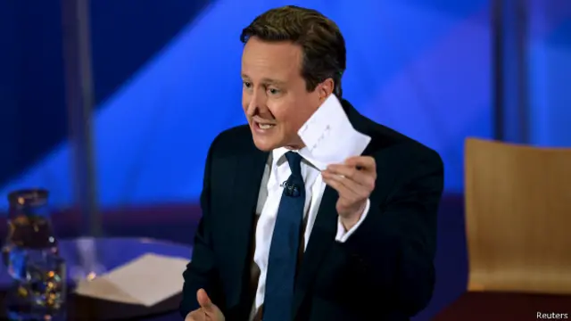 Thủ tướng David Cameron, lãnh tụ đảng Bảo thủ, trong buổi chất vấn trên truyền hình ngày 30/4/2015