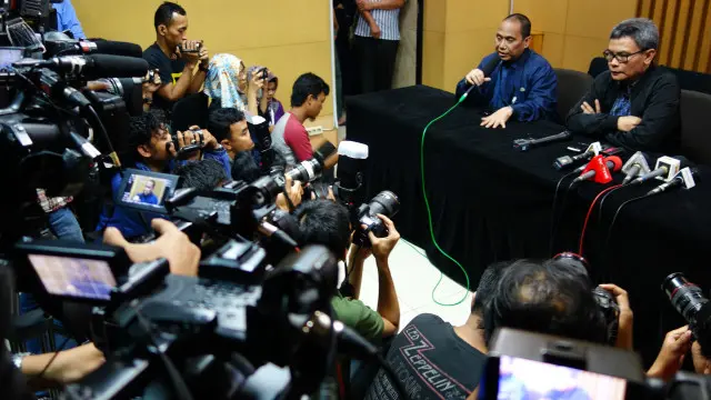 Dua pimpinan KPK mengatakan akan mundur jika Novel Baswedan tidak dibebaskan polisi.