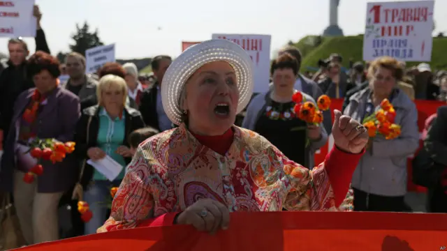 Фотогалерея: сторонники КПУ против молодчиков