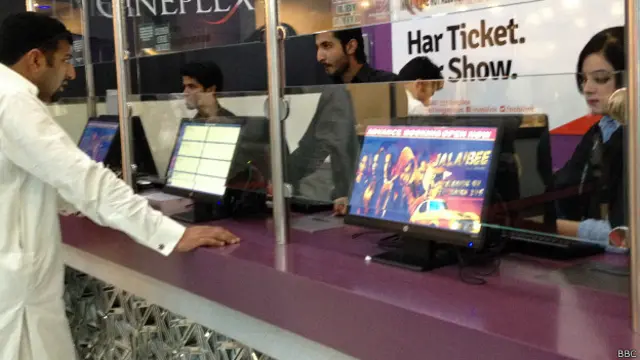 शोले पोस्टर