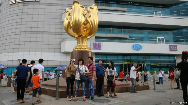 金紫荆广场的内地游客