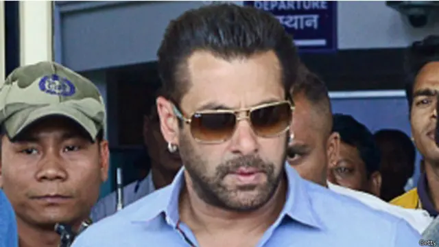 سلمان خان کے خلاف ان دنوں دو پرانے مقدمات زیر سماعت ہیں