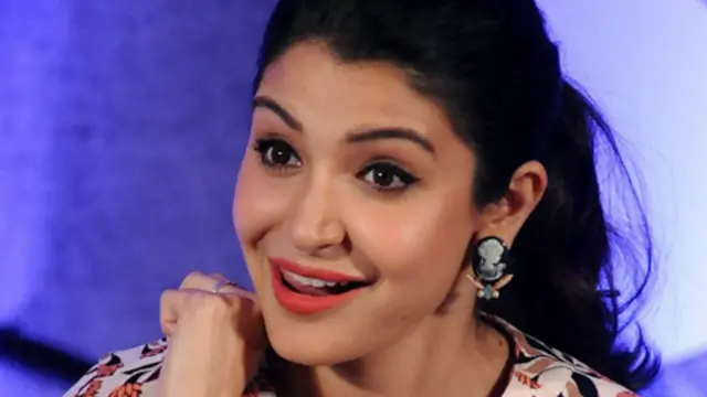 انوشکا شرما نے شاہ رخ خان کے ساتھ فلم رب نے بنادی جوڑی سے اپنے کریئر کی ابتدا کی