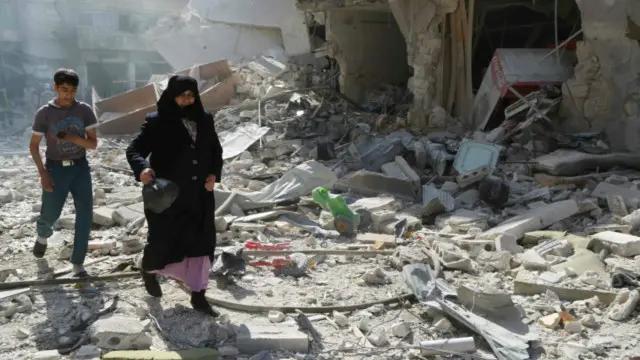 قیام علیه دولت بشار اسد در ۲۰۱۱ منجر به بروز جنگ داخلی خانمانسوز و بسیار پیچیده در سوریه شده است