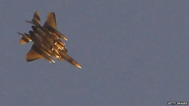 دولتِ اسلامیہ کے ٹھکانوں پر بمباری کرنے والے ممالک میں کینیڈا، بحرین، سعودی عرب، اردن اور متحدہ عرب امارات شامل ہیں