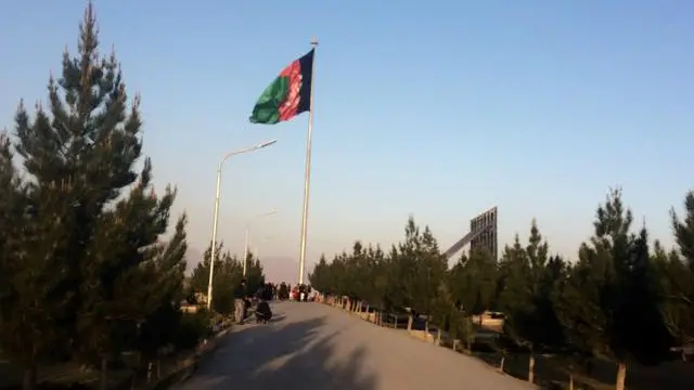 ډېر خلک مو د نجونو د نه تعلیم لپاره یوه بهانه غواړي او اکثر داسې لوستې مېرمنې ورته ښه پلمه ده