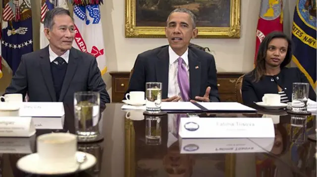 Có 30 nhà báo được đề nghị trong danh sách mời gặp Tổng thống Obama, nhưng chỉ có ba nhà báo trong đó có blogger Điếu Cày được dự cuộc gặp hôm 1/5/2015.