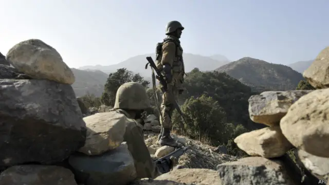 خیبر ایجنسی میں ان دنوں فوجی آپریشن خیبر ٹو جاری ہے، جس کا دائرہ کار خیبر ایجنسی سے اورکزئی ایجنسی بڑھا دیا گیا ہے