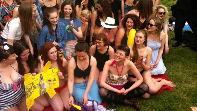 我就是这身段，就这么去海滩，招谁惹谁了！？