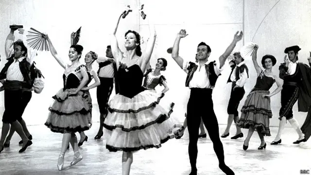 سٹیج کو خیرباد کہنے کے بعد وہ کوریؤگرافر بن گئیں