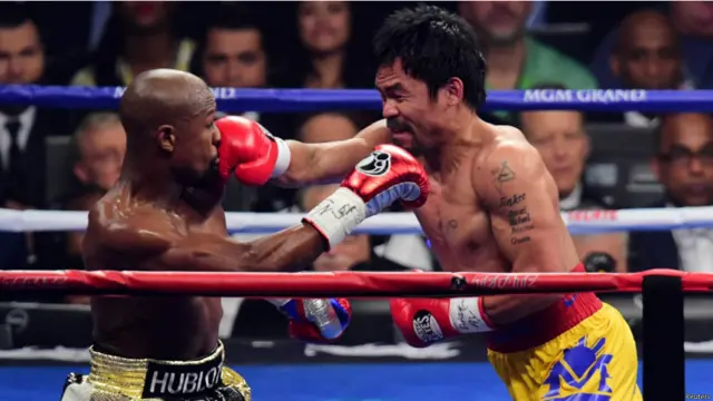 باکسنگ کا یہ تاریخی مقابلہ امریکہ کے شہر لاس ویگاس کے ایم جی ایم گرانڈ گارڈن ارینا میں ہوا۔