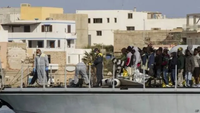 حکام کے مطابق تمام بچائے جانے والے محاجرین کو اٹلی لایاگیا ہے جبکہ ریسکیو آپریشن تمام دن جاری رہنے کا امکان ہے